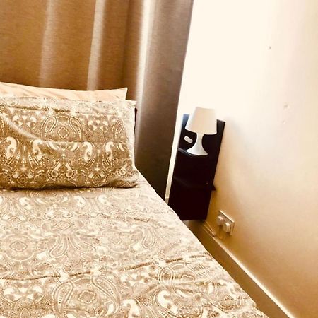 Ac Lounge 36 Apartment รอชฟอร์ค ภายนอก รูปภาพ